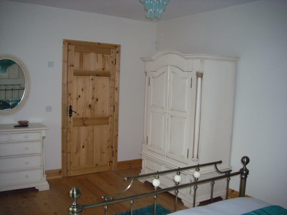 Bed and Breakfast Golden Rose House Knock  Zewnętrze zdjęcie